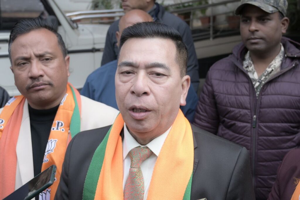 U MLA barim ka Mawsynram konstitwensi u Bah Himalaya M Shangpliang