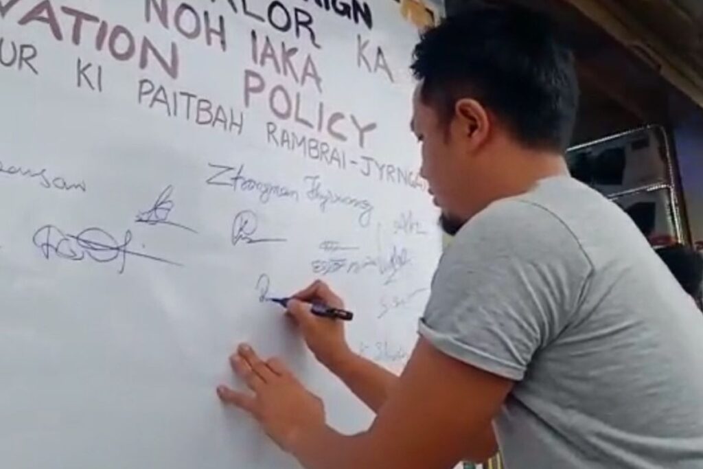 Shi bynta ka signature campaign ba la pynlong da ki samla ka thaiñ Rambrai